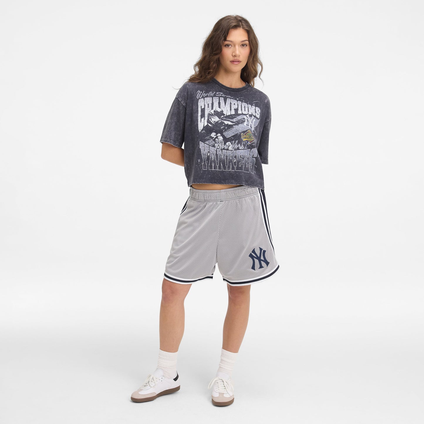 Philadelphia Phillies Sport Classics Women's Cropped T-Shirt