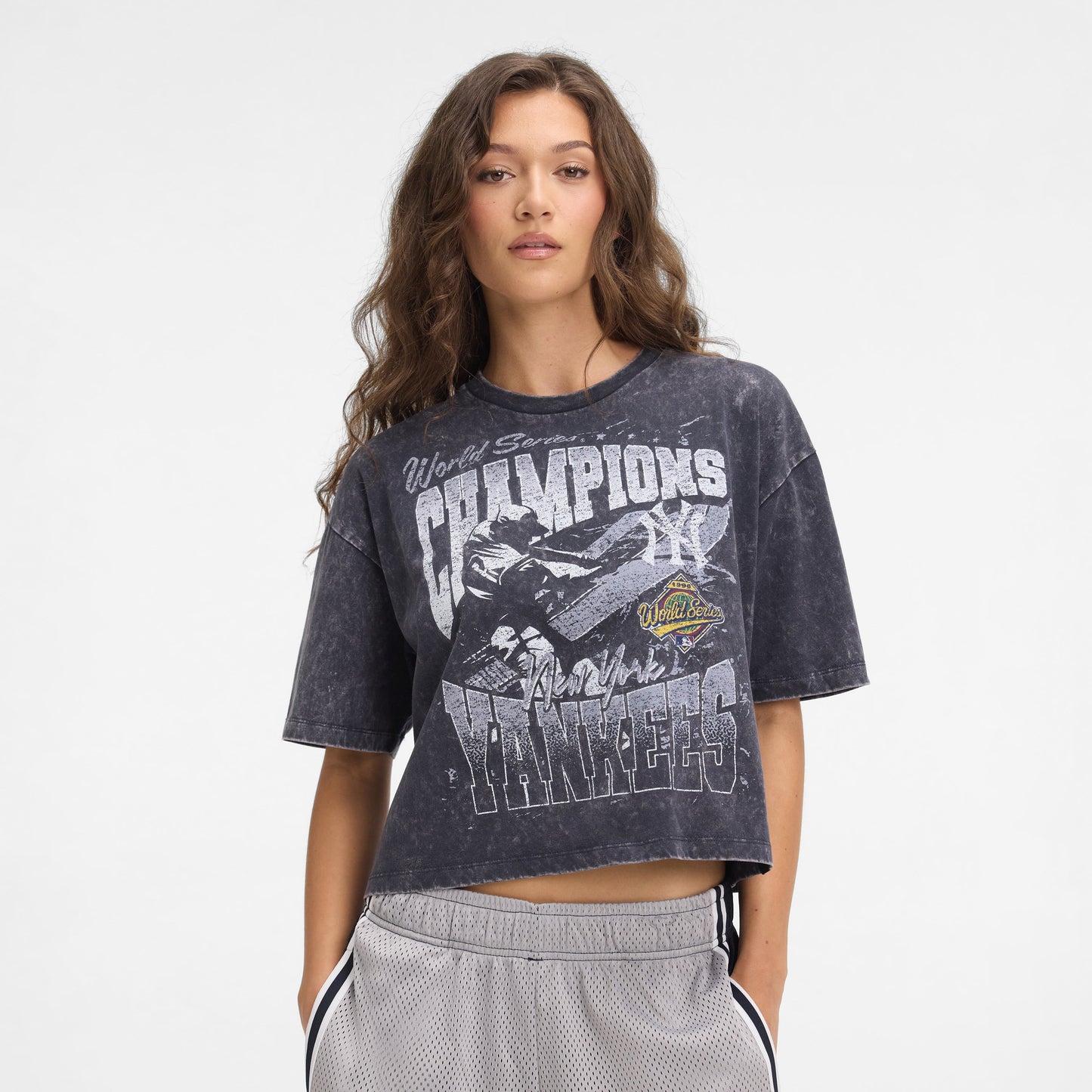 Philadelphia Phillies Sport Classics Women's Cropped T-Shirt